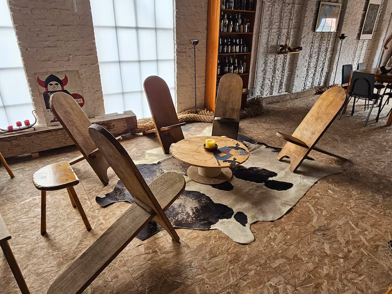 ambachtelijk-gebouwd-viking-salon